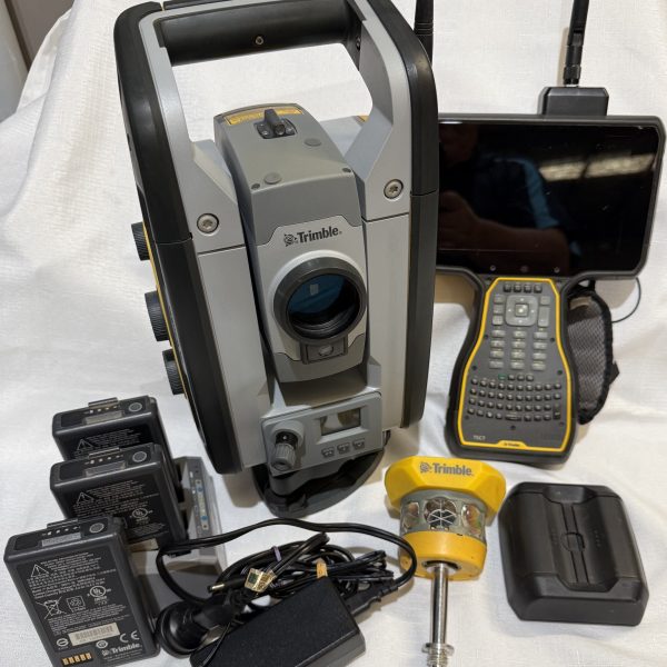 Trimble SPS930 1" Robotic Total Station UTS for Survey and Machine Control - Package