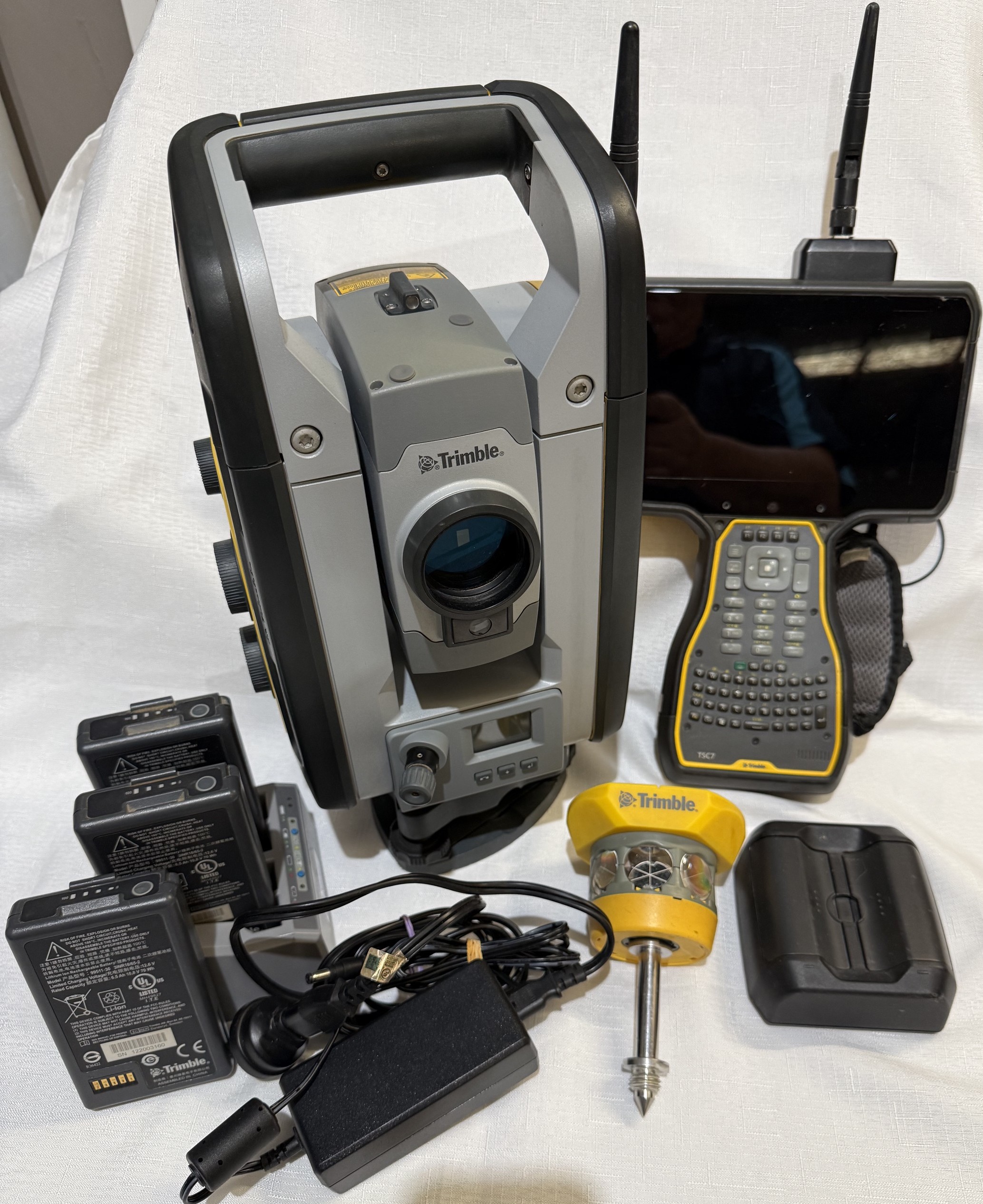 Trimble SPS930 1" Robotic Total Station UTS for Survey and Machine Control - Package