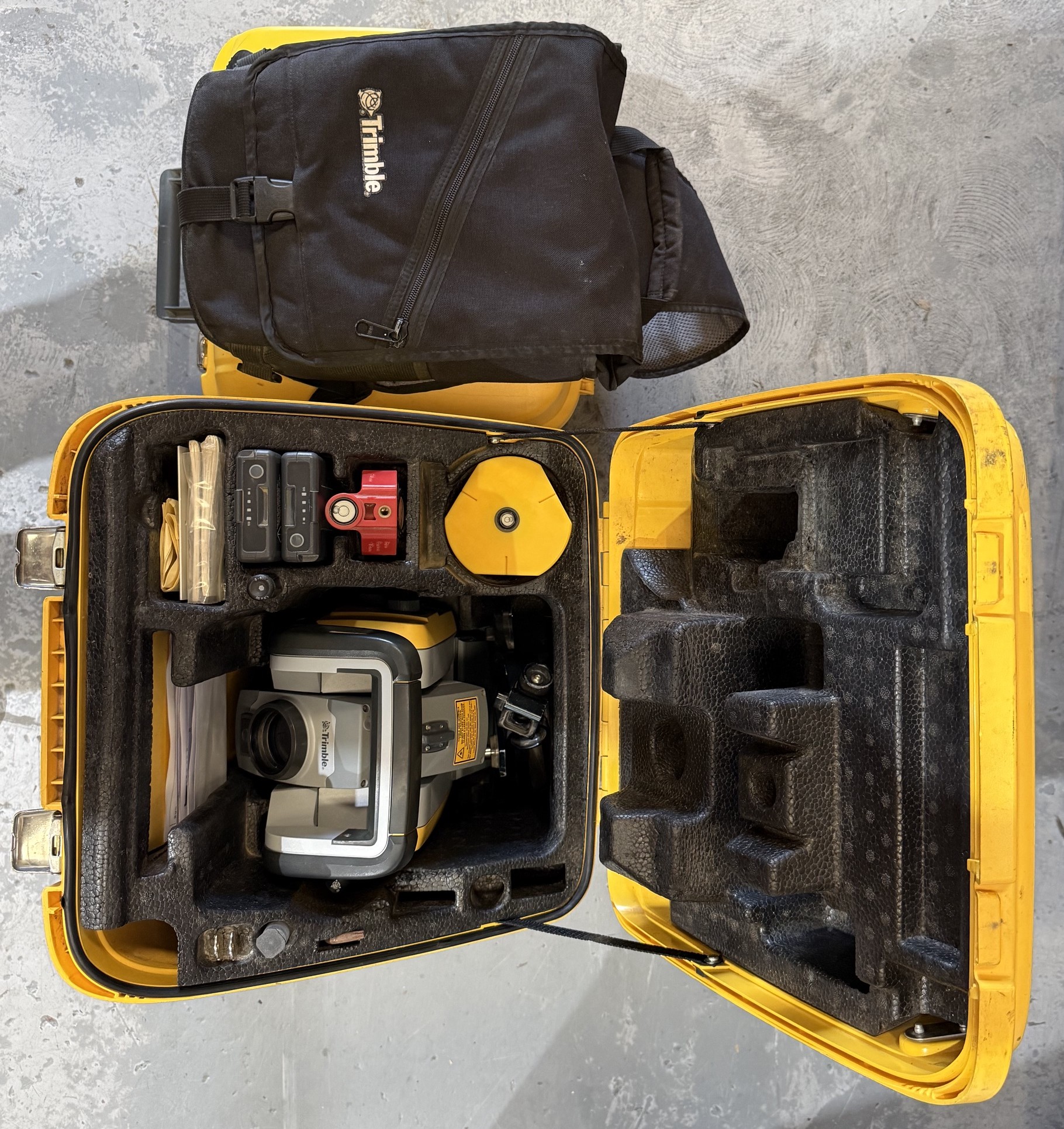 Trimble SPS930 1" Robotic Total Station UTS for Survey and Machine Control - Package - Image 7