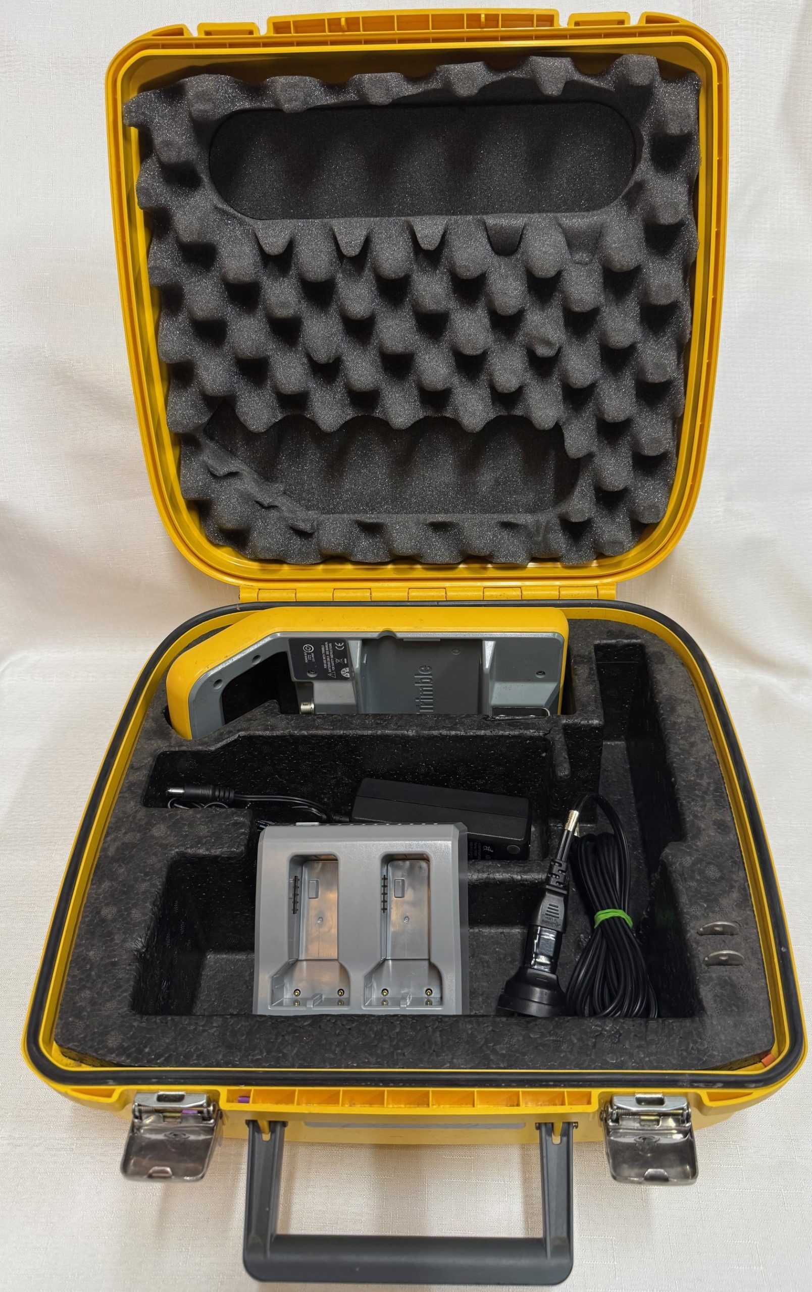 Trimble S7 1" DR Plus Robotic Survey Total Station Kit - Image 2